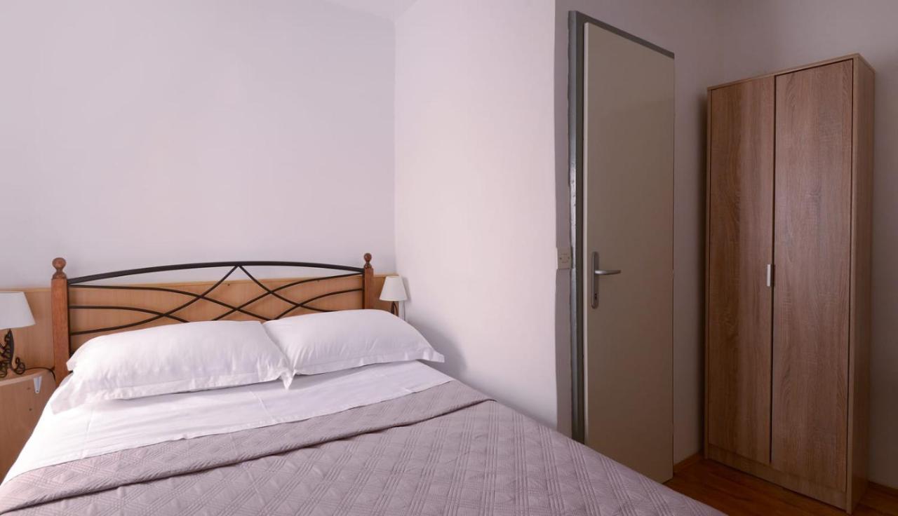 Sara Apartment Trogir Exterior photo
