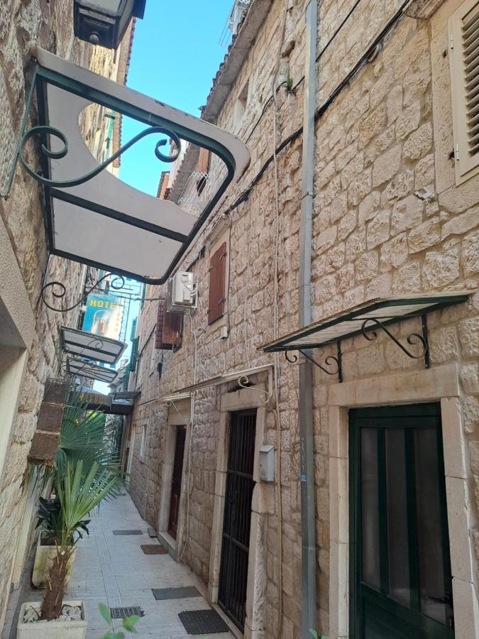 Sara Apartment Trogir Exterior photo